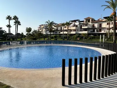 Piscina en o cerca de Jardines Nuevo Vera bajo 2 dormitorios vistas al mar