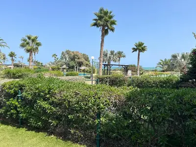 Jardín al aire libre en Jardines Nuevo Vera bajo 2 dormitorios vistas al mar