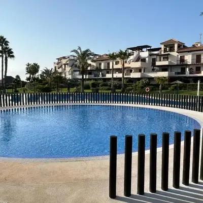 Jardines Nuevo Vera bajo 2 dormitorios vistas al mar