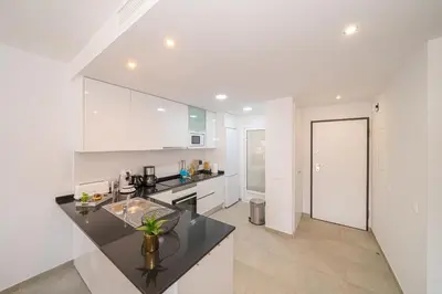 Una cocina o zona de cocina en Dorval
