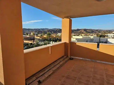 Vista general de una montaña o vista desde la villa