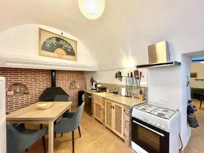 Una cocina o zona de cocina en Cave Houses Ed, Yara and Nadieh with PRM facilities