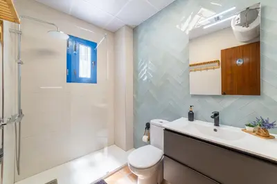 Un baño de Apartamentos Lizamar San José Cabo de Gata