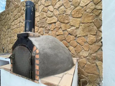 Barbacoa disponible para clientes en la casa o chalet
