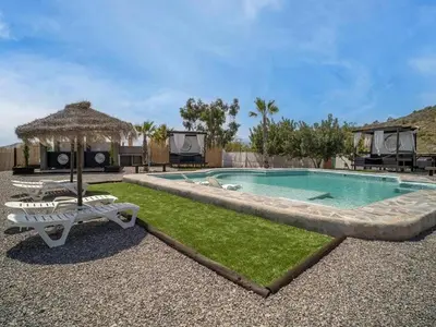 Piscina en o cerca de Casa Crisantemo with sea view and pool in Adra