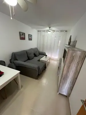 Una cocina o zona de cocina en Ático con piscina privada vistas al mar.