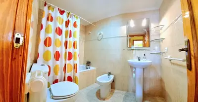 Un baño de Apartamento 1 dormitorio VERAMAR 1 2ª línea de playa