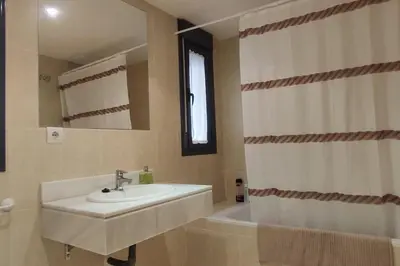 Un baño de Vera playa Puerto Rey Mar, piscina y ubicación inmejorable