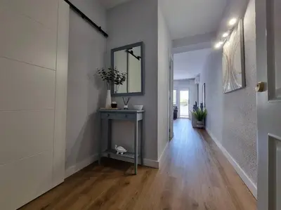 Plano de Santa Monica Suites, 2 hab con terraza, parking y playa a 5 min a pie
