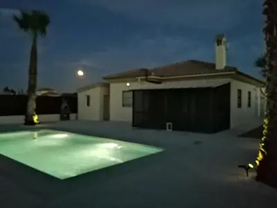Piscina en o cerca de Villa - Sleeps 4 - Pool - Patio - Parking