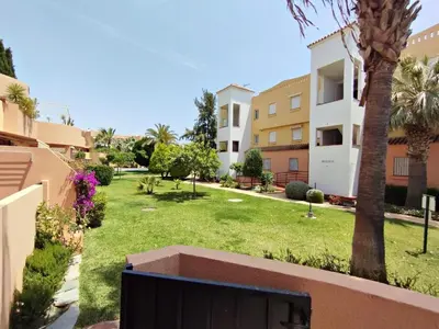 Jardín al aire libre en Parque Vera IV FKK - Naturista