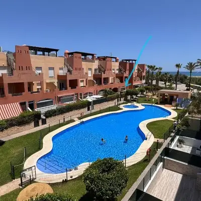 Precioso Bajo con Jardín en Paraíso de Vera