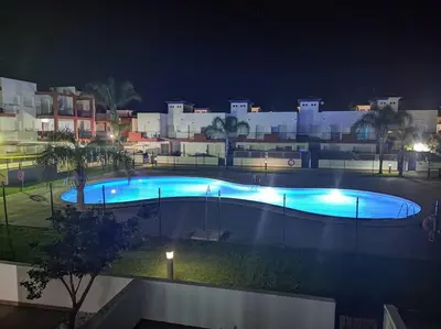 Piscina en o cerca de Casa familiar a pie de piscina