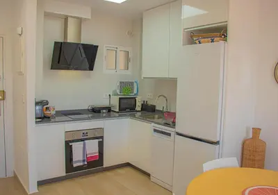 Una cocina o zona de cocina en MojacarProperty, Apto Guardias Viejas 1ª Linea De Playa