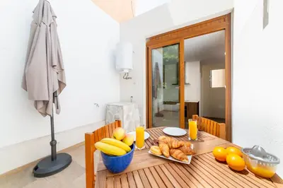 Comida en o cerca de este apartamento