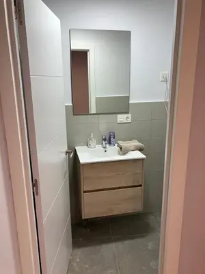 Un baño de Tu Playa y tu Casa con terraza
