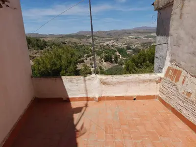 Vista general de una montaña o vista desde la casa o chalet