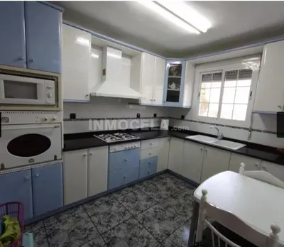 Una cocina o zona de cocina en Casa La Torre de la Balsa de Cela