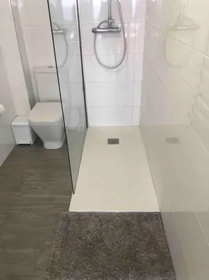 Un baño de PRIMERA LÍNEA DE PLAYA, LA ARENA A TUS PIES