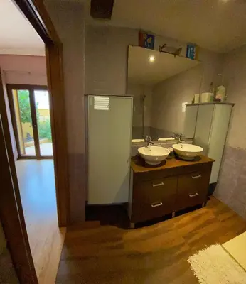 Un baño de Villa Reencuentro