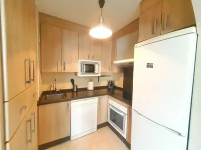 Una cocina o zona de cocina en Apartamento céntrico con Aire Acondicionado y Wifi - by Aloha Palma