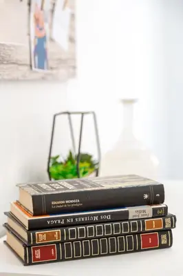 Biblioteca en el apartamento