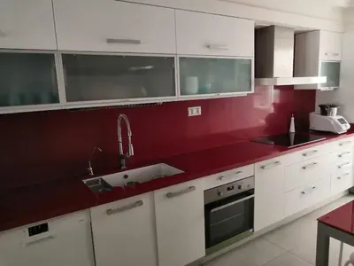 Una cocina o zona de cocina en Preciosa casa de lujo con piscina-150m de la playa