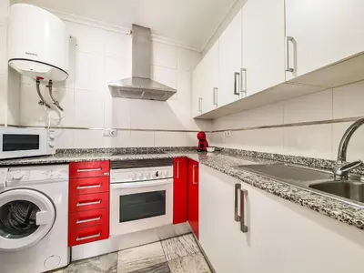 Una cocina o zona de cocina en Avenida Guillermo Reina 1ºB