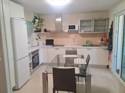 Una cocina o zona de cocina en Ap-to Frente al Mar VillaRomana