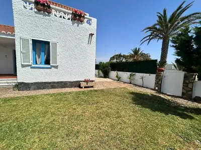Jardín al aire libre en Casa Manuela frente al Mar