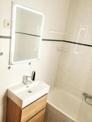 Un baño de ATICO ESTUPENDO