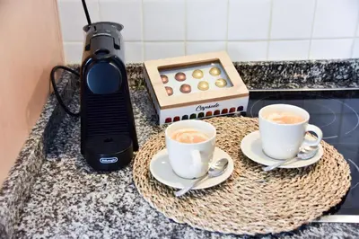 Utensilios para hacer té y café en Manzanilla Penthouse Private Jacuzzi & 5min Beach