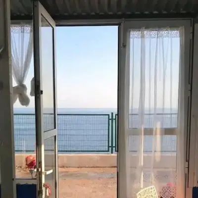 The Beach Hut with Lazy spa