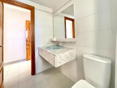 Un baño de Apartment in Roquetas near the Beach