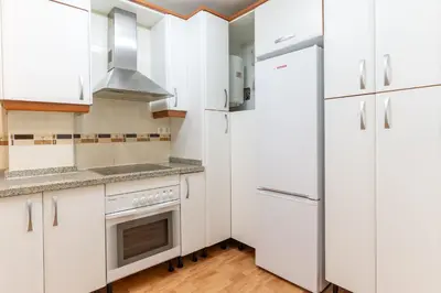Una cocina o zona de cocina en Trendy Homes Catedral