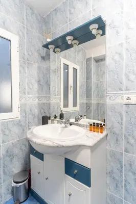 Un baño de Trendy Homes Catedral