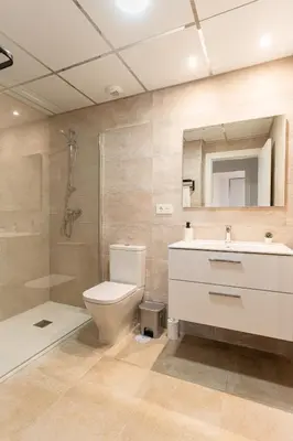 Un baño de ATP Vega de Acá a 5 minutos de la Playa - Parking Privado Gratis!