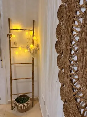 Plano de Bajo con jardín a pie de playa y piscina comunitaria con jacuzzi