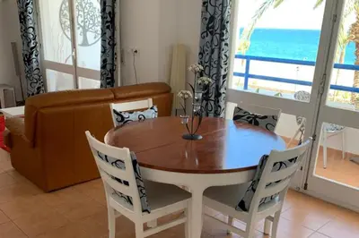 Zona de estar de Seaview Balcony - 3 Bedroom Apartment Sleeps 6