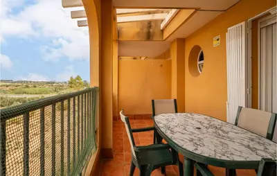 Un balcón o terraza de Awesome Home In Los Gallardos