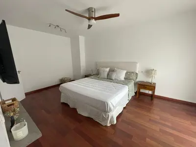 Cama o camas de una habitación en Tokyo Rooms (El Playazo) - Habitación PREMIUM con baño privado