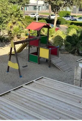 Zona de juegos infantil en Piso familiar en El Toyo