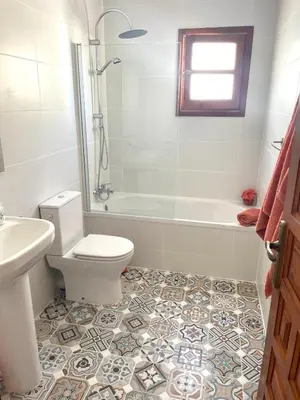 Un baño de La Mata Penthouse - Mojacar - 3 bedroom - sleeps 6 - R036