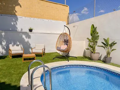 Piscina en o cerca de Chalet con Piscina privada y Suite de lujo