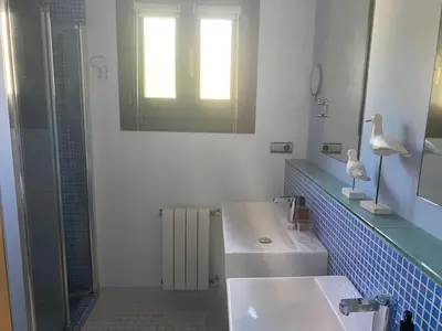 Un baño de Mojacar Villa - Villa Caletta - 4 bedroom - sleeps 8 - R954