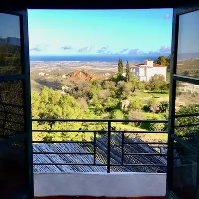 Cortijo de la Fuente con vistas impresionantes
