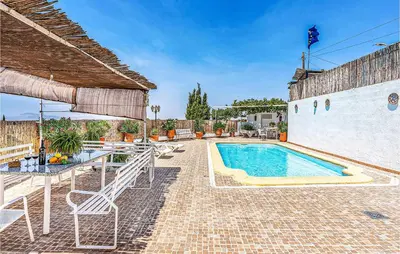 Piscina en o cerca de Casa Triana