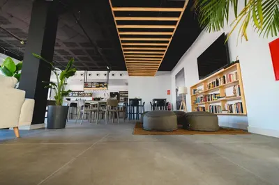 Un restaurante o sitio para comer en HOTEL ALOVE