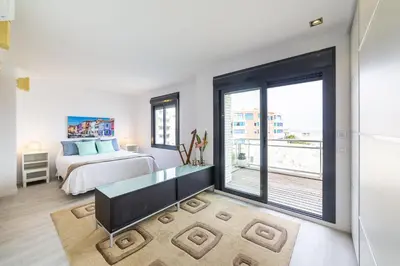Cama o camas de una habitación en Fantastic penthouse 270m2 with amazing sea views