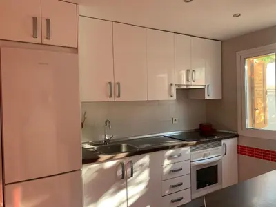 Una cocina o zona de cocina en APARTAMENTO LAS MARINAS MENOS DE 100M DE LA PLAYA WIFI-SMART TV
